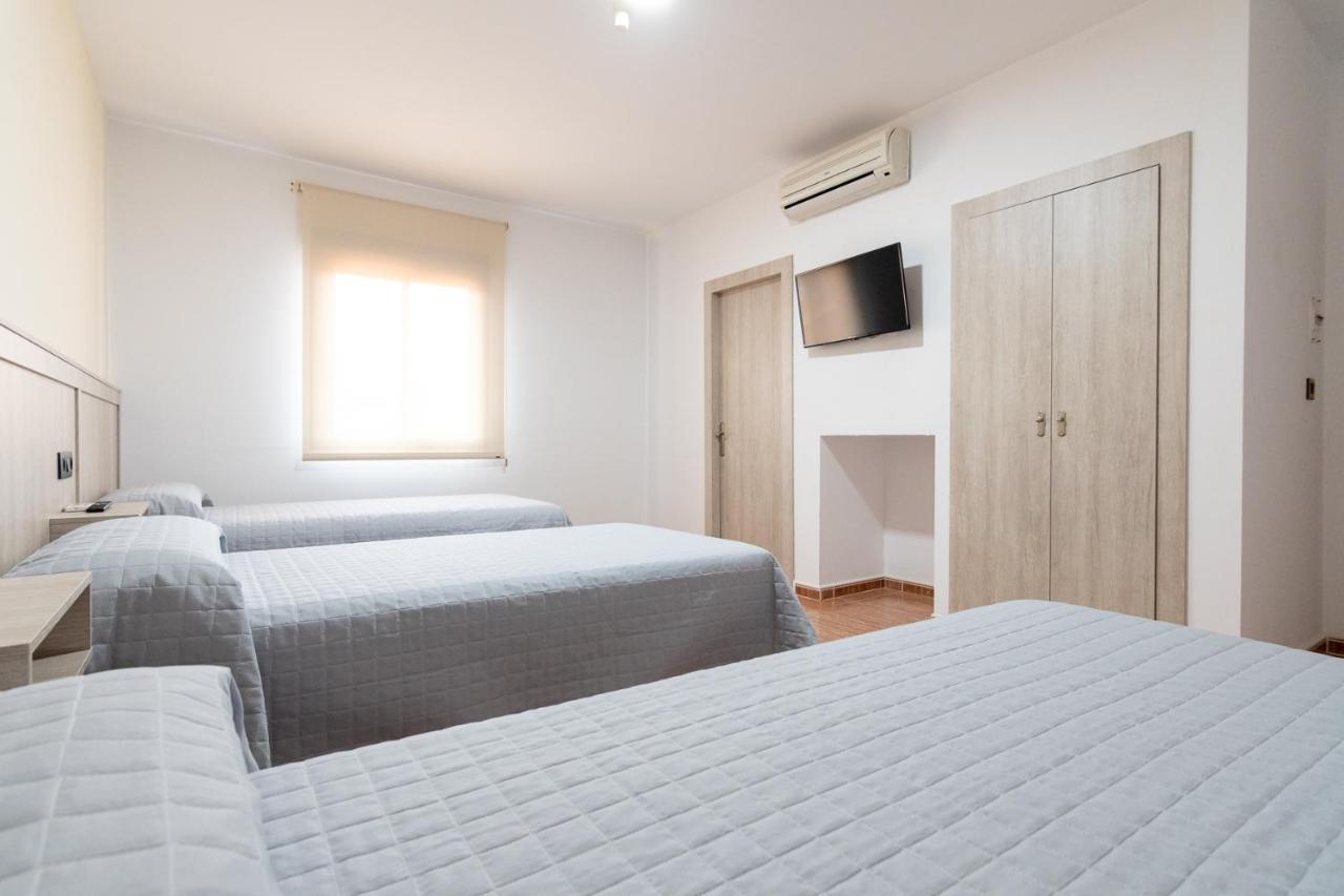 Hostal Vinuela San Pedro de Merida Exteriör bild