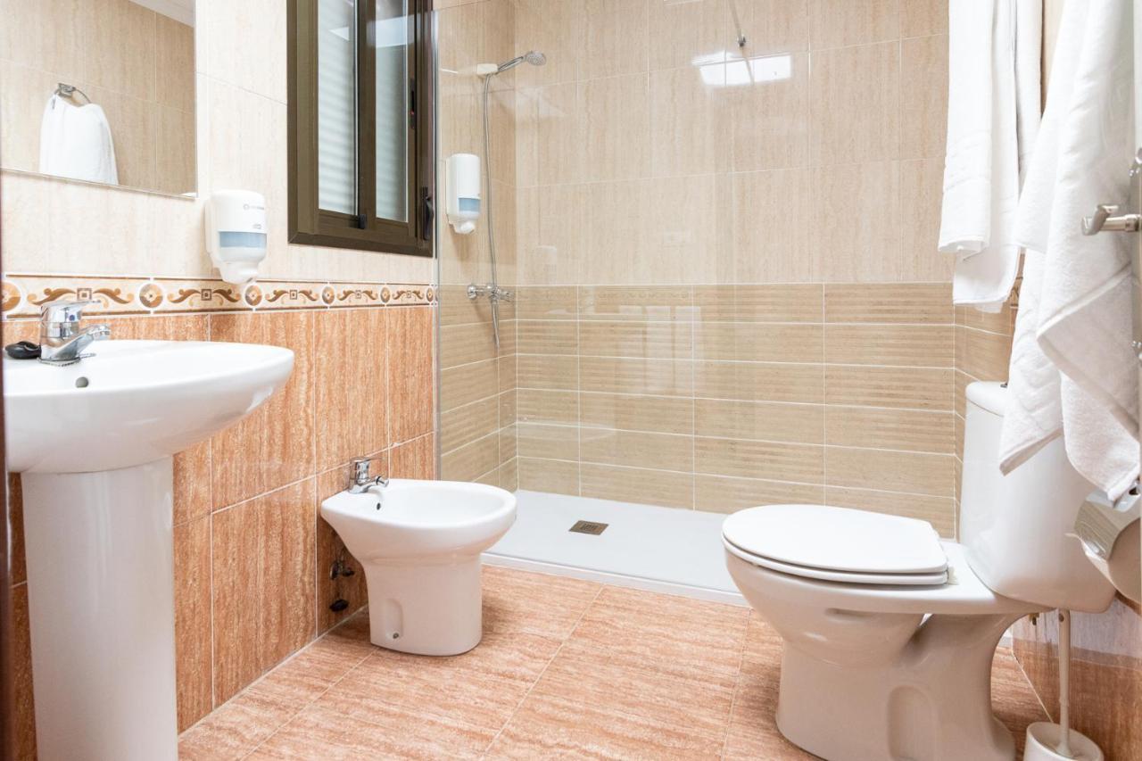 Hostal Vinuela San Pedro de Merida Exteriör bild