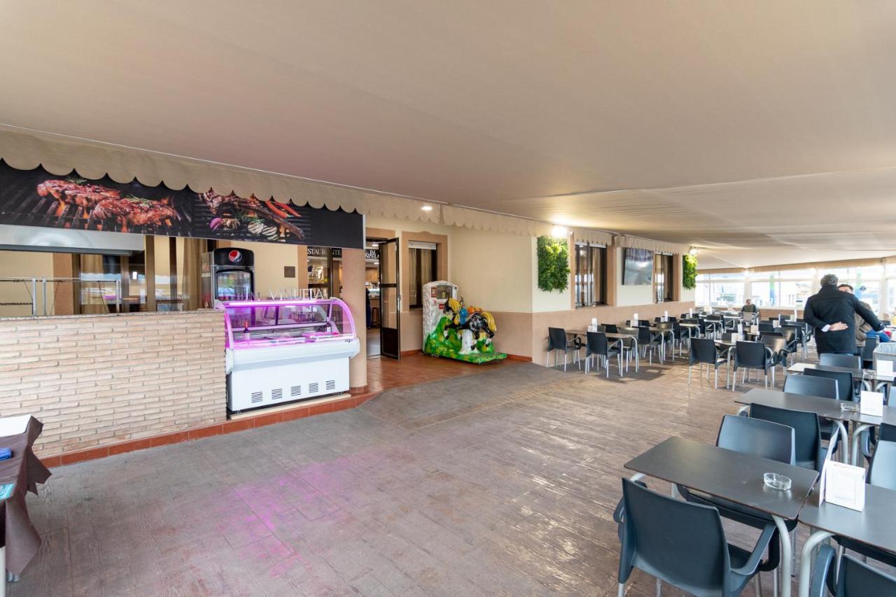 Hostal Vinuela San Pedro de Merida Exteriör bild