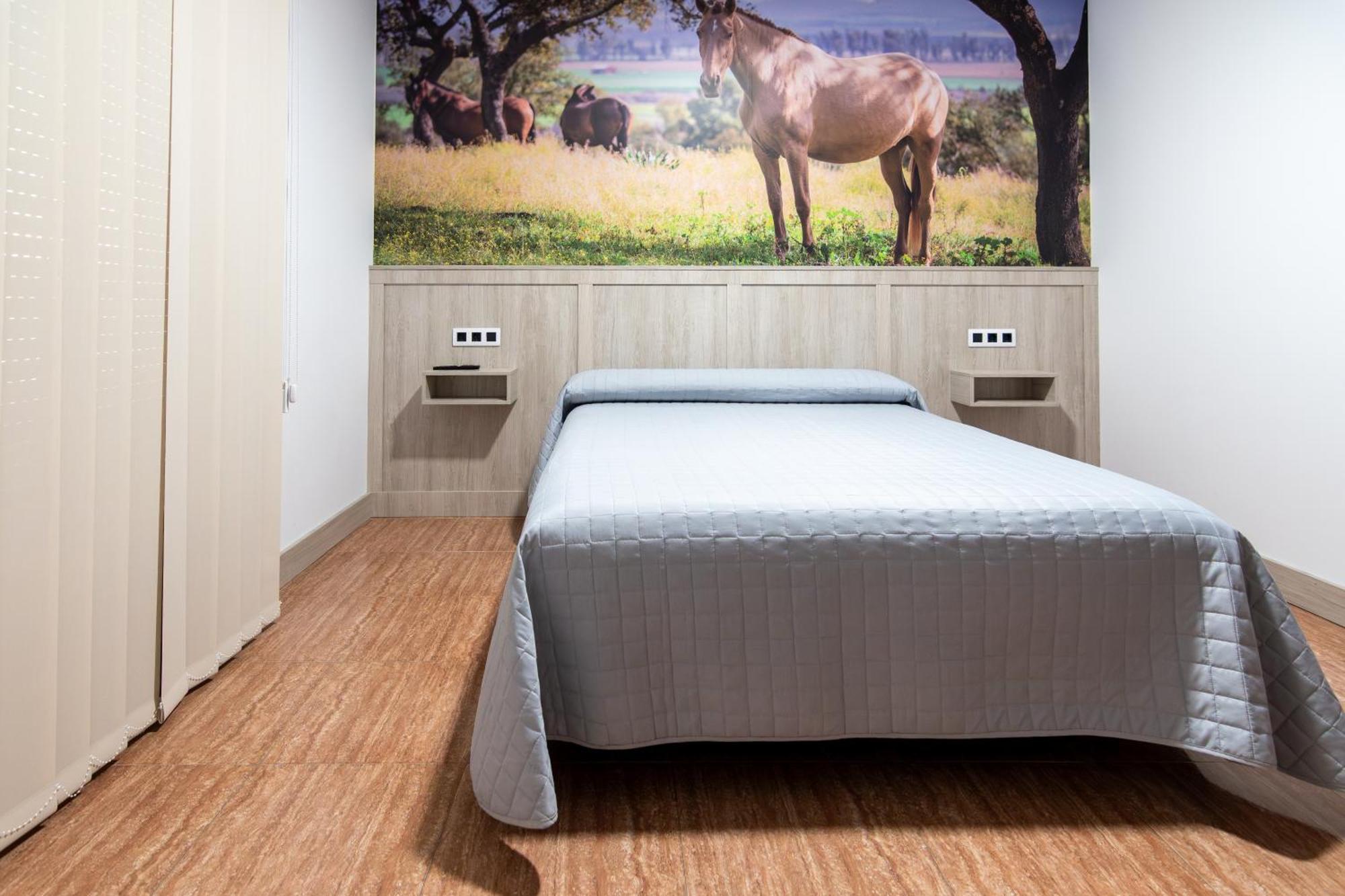 Hostal Vinuela San Pedro de Merida Exteriör bild