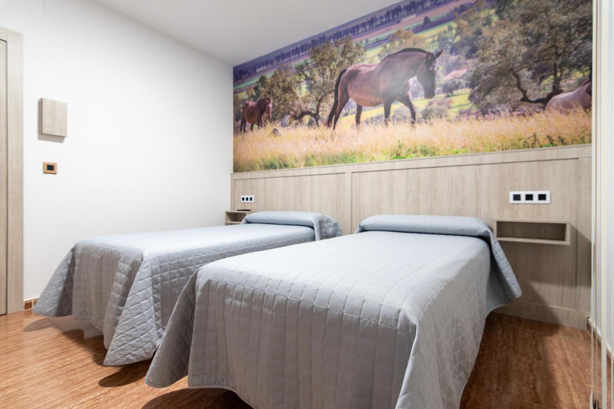Hostal Vinuela San Pedro de Merida Exteriör bild