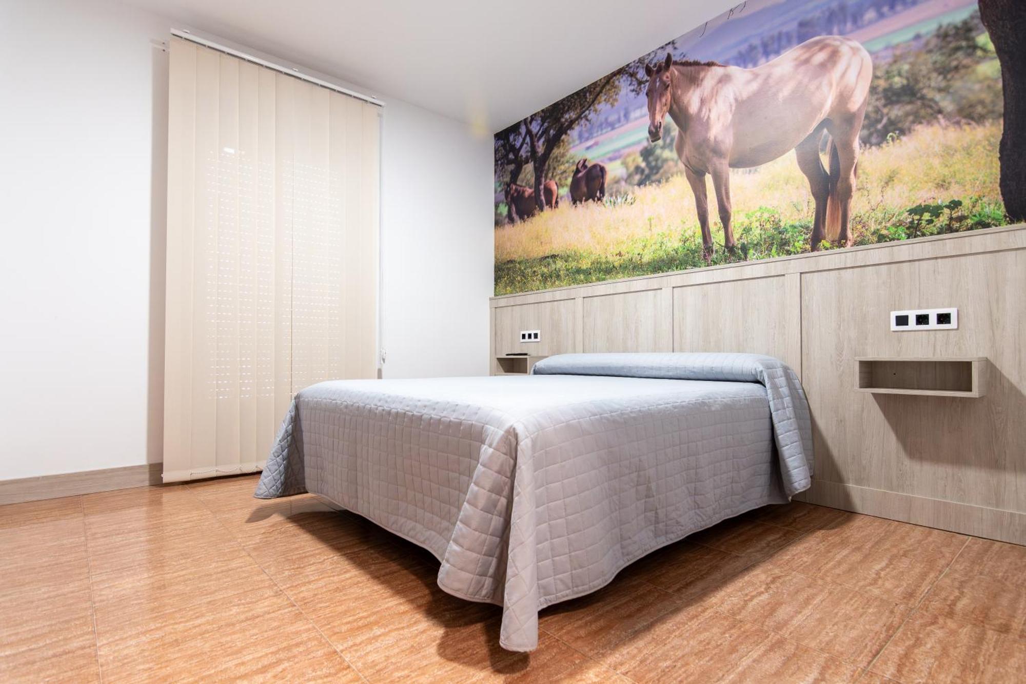 Hostal Vinuela San Pedro de Merida Exteriör bild