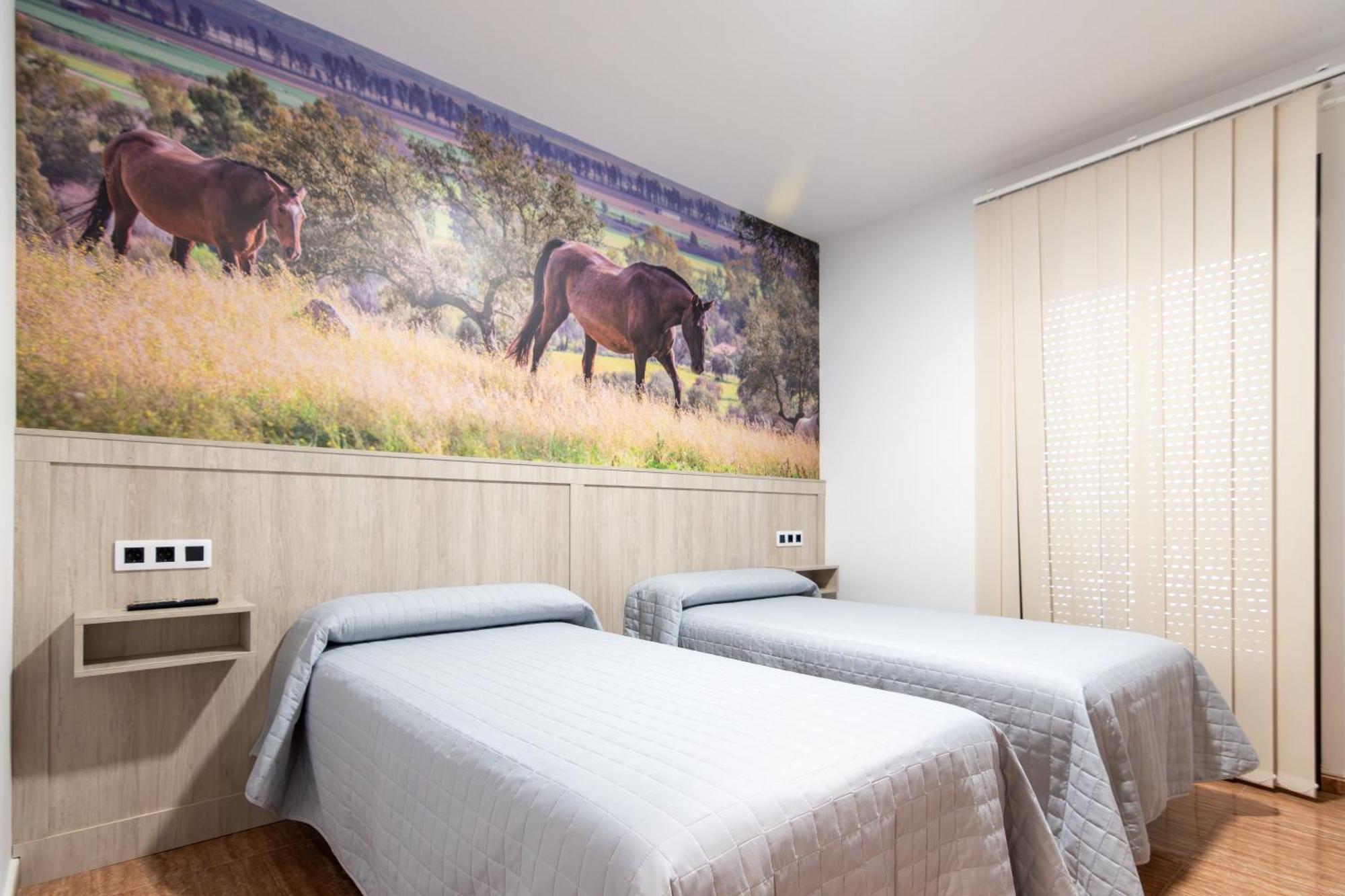 Hostal Vinuela San Pedro de Merida Exteriör bild